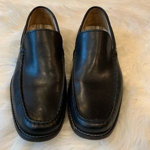 Men’s black dress shoes